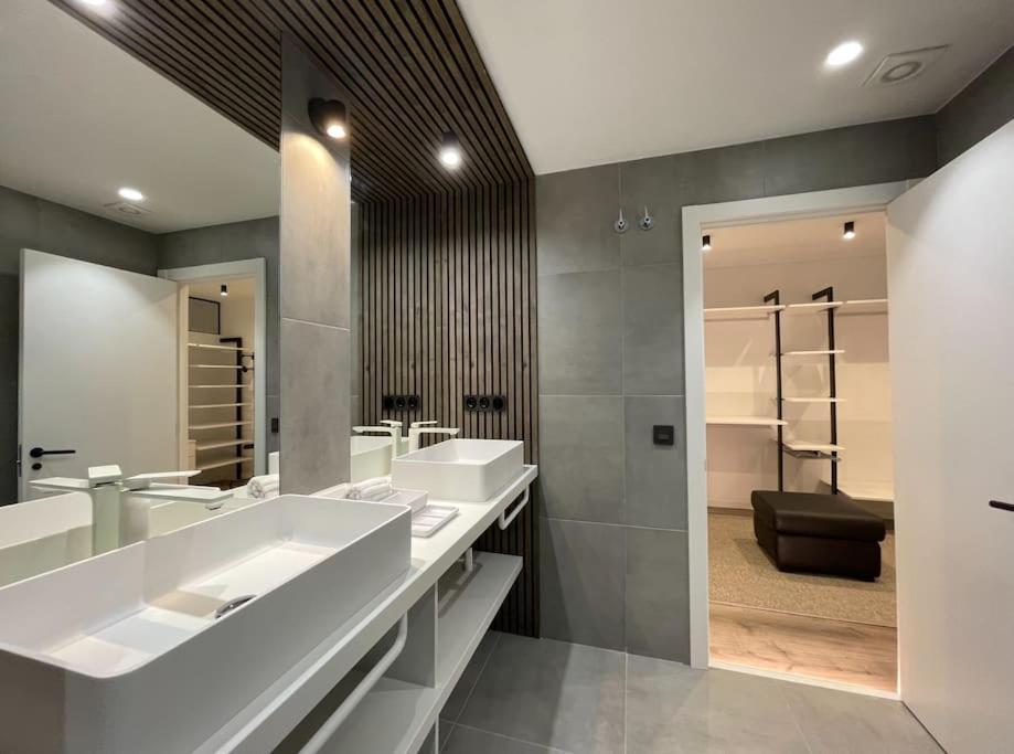 Notel Club - Precioso Loft En El Centro De La Ciudad Santander Buitenkant foto